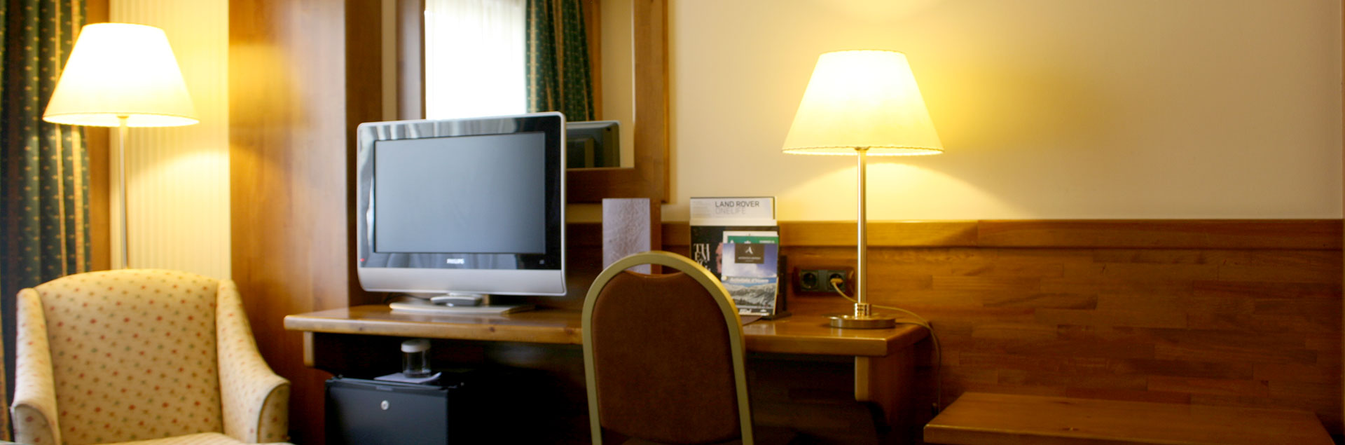 habitació hotel Soldeu amb TV satèl·lit