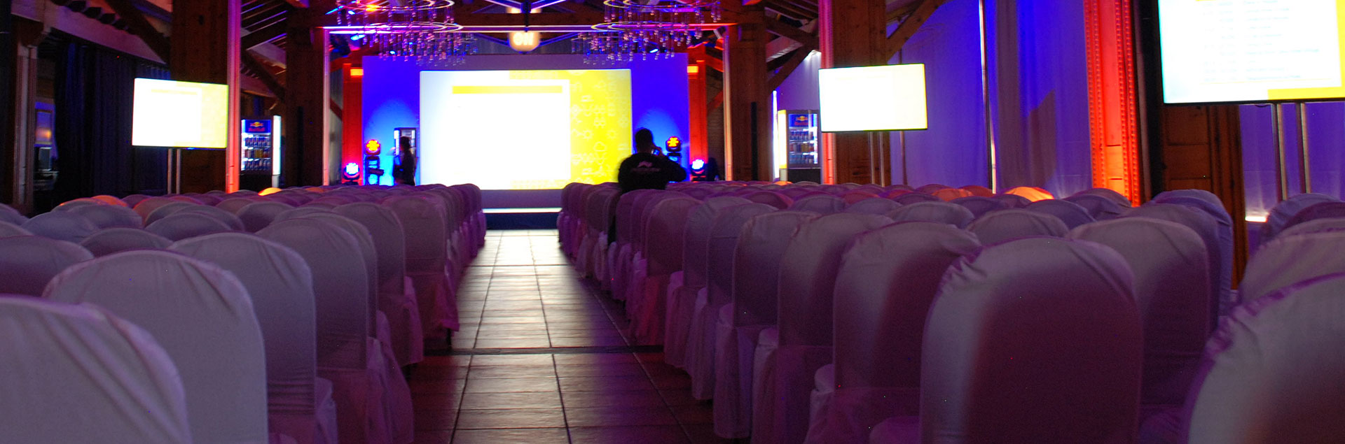 gran sala amb vistes amb capacitat de fins 300 persones